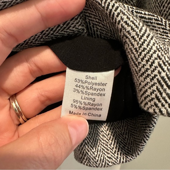 Avon Lane by Tuckernuck Darby Peplum Blazer - Picture 3 of 5